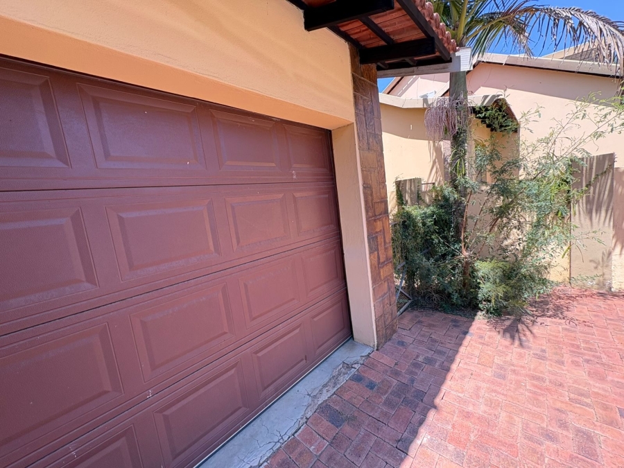 3 Bedroom Property for Sale in Waterval East North West